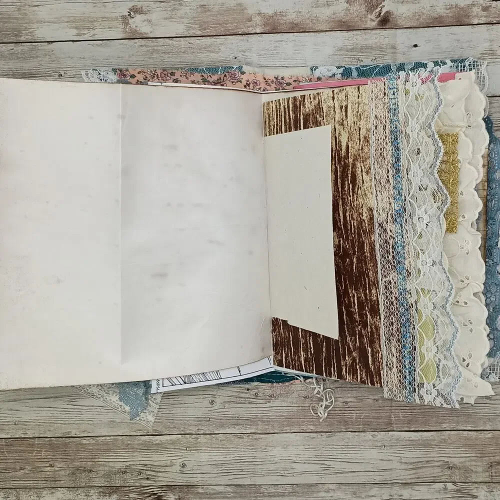 Turquoise Embellished Junk Journal: Flowers, Birds and Butterflies (Discover)